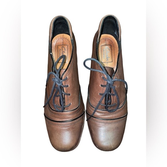 Clarks Artisan Brown Leather Heeled Booties Women’s Size 7.5‎ - Picture 3 of 7